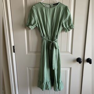 Women’s puff sleeve dress